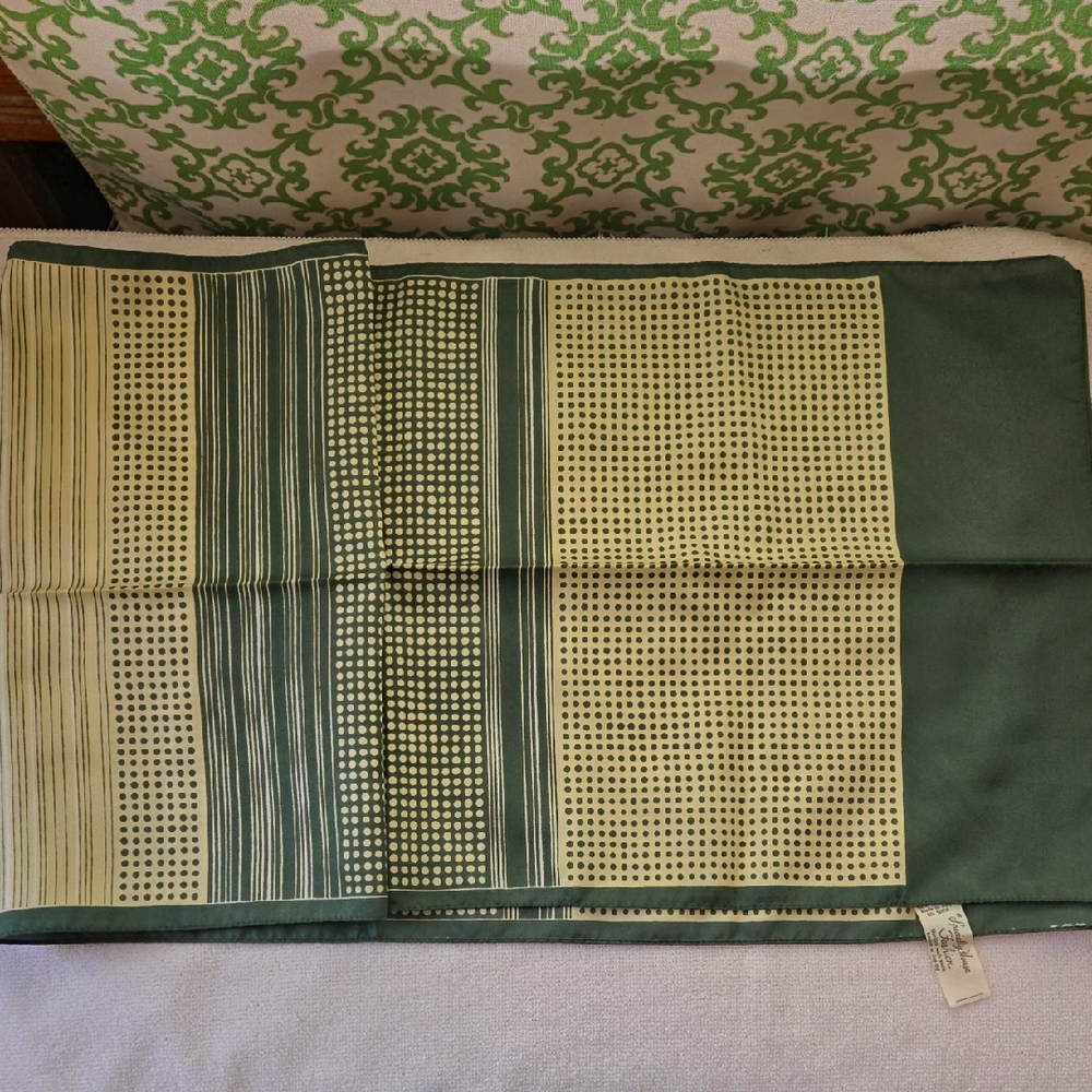 ​✨ VTG Specialty House Italy Mod Geometric Scarf ✨